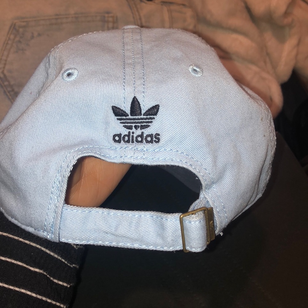 Adidas hat - Picture 3 of 3